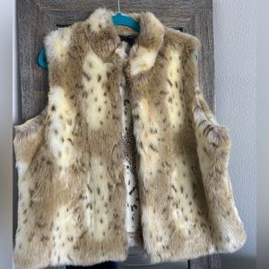Outdoor Edition by Parkhurst Women’s Faux Fur Vest